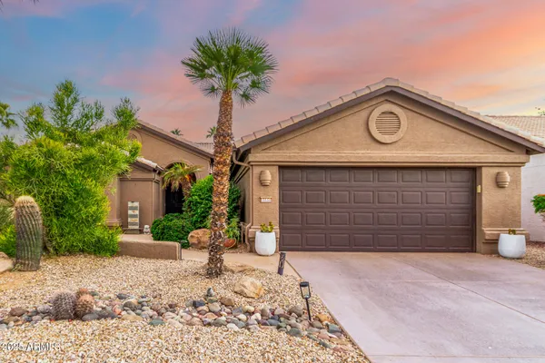 Property Slideshow image 2 of 54 | 15531 w piccadilly rd, Goodyear, AZ, 85395