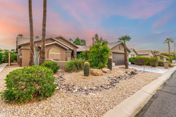 Property Slideshow image 3 of 54 | 15531 w piccadilly rd, Goodyear, AZ, 85395