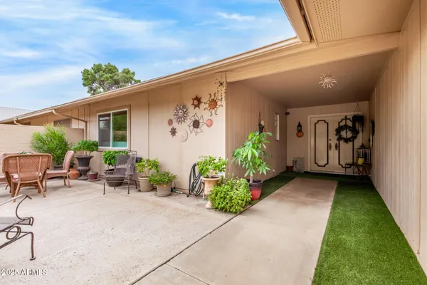 Property Slideshow image 2 of 25 | 9881 w spanish moss ct, Sun City, AZ, 85373