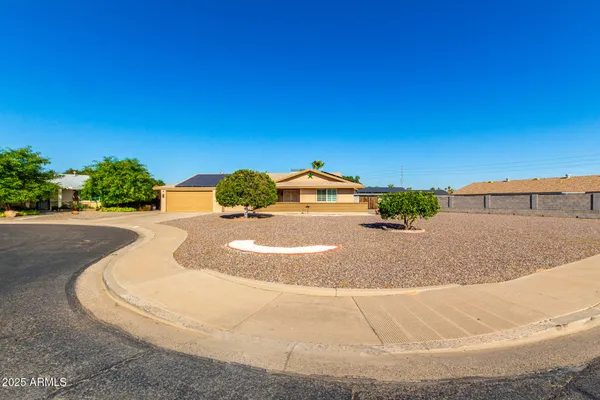 Property Slideshow image 3 of 44 | 10425 n balboa dr, Sun City, AZ, 85351