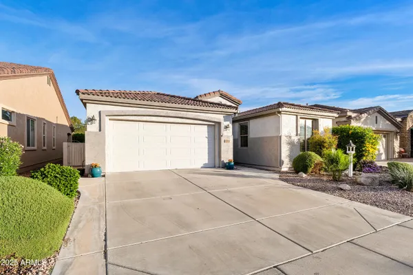 Property Slideshow image 3 of 47 | 4484 e sourwood dr, Gilbert, AZ, 85298