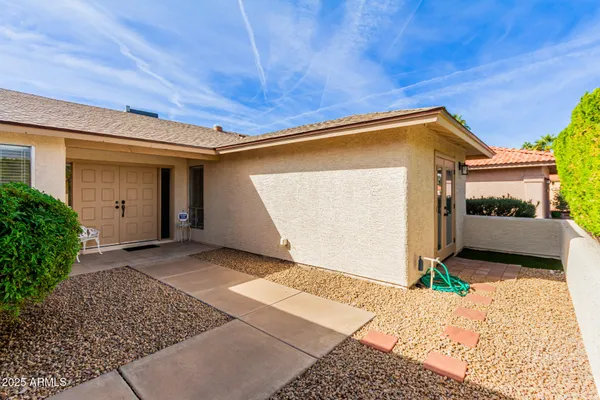 Property Slideshow image 3 of 38 | 26422 s new town dr, Sun Lakes, AZ, 85248