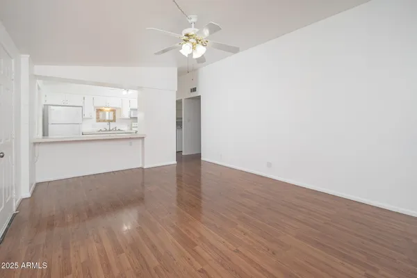 Property Slideshow image 2 of 28 | 10620 w oakmont dr, Sun City, AZ, 85351