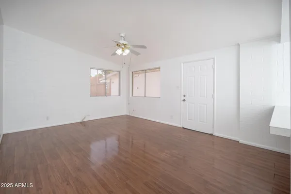 Property Slideshow image 3 of 28 | 10620 w oakmont dr, Sun City, AZ, 85351