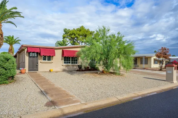 Property Slideshow image 2 of 24 | 9232 e olive ln, Sun Lakes, AZ, 85248