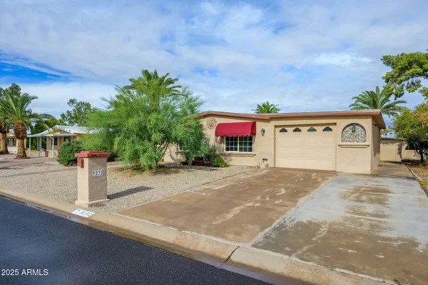 Property Slideshow image 3 of 24 | 9232 e olive ln, Sun Lakes, AZ, 85248