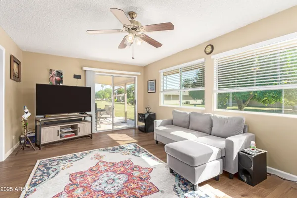 Property Slideshow image 3 of 28 | 9437 w long hills dr, Sun City, AZ, 85351