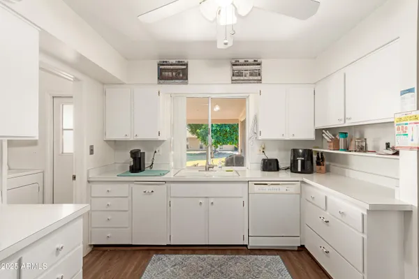 Property Slideshow image 2 of 28 | 9437 w long hills dr, Sun City, AZ, 85351