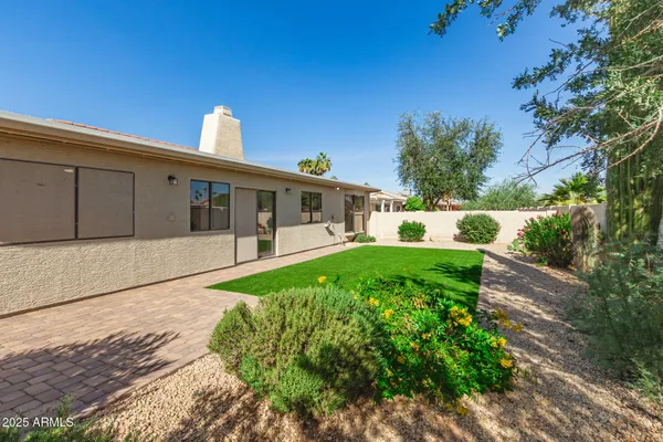 Property Slideshow image 3 of 35 | 26601 s saddletree dr, Sun Lakes, AZ, 85248