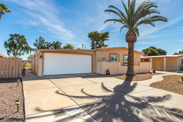 Property Slideshow image 2 of 91 | 8955 e fairway blvd, Sun Lakes, AZ, 85248