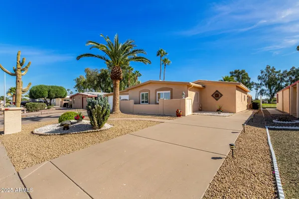 Property Slideshow image 3 of 91 | 8955 e fairway blvd, Sun Lakes, AZ, 85248