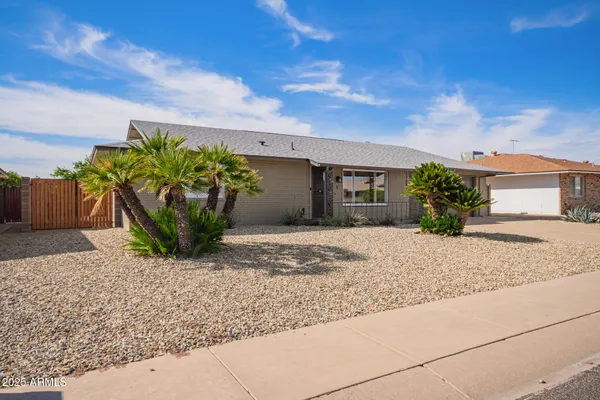 Property Slideshow image 2 of 20 | 13223 w bonanza dr, Sun City West, AZ, 85375