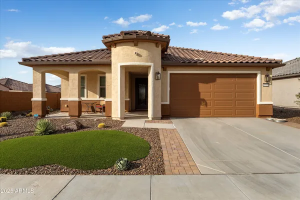 Property Slideshow image 2 of 43 | 26820 w kerry ln, Buckeye, AZ, 85396