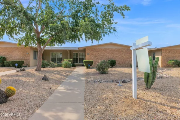 Property Slideshow image 2 of 27 | 18222 n stonebrook dr, Sun City West, AZ, 85375