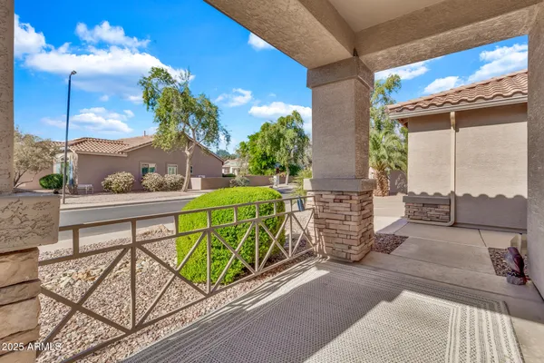 Property Slideshow image 3 of 63 | 4915 s tangerine ln, Gilbert, AZ, 85298