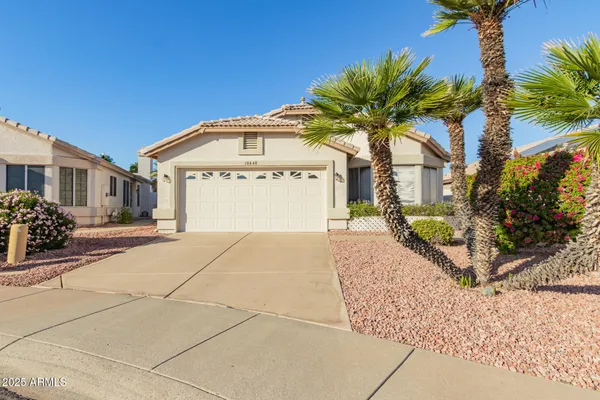 Property Slideshow image 3 of 38 | 10648 w runion dr, Peoria, AZ, 85382