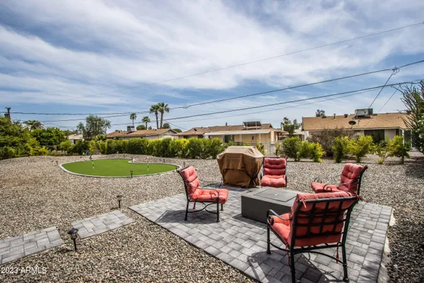 Property Slideshow image 2 of 38 | 10141 w pebble beach dr, Sun City, AZ, 85351