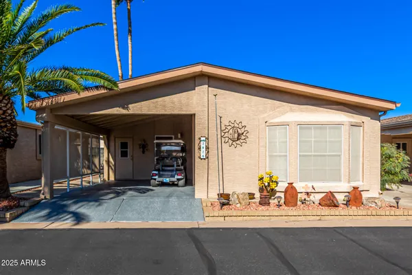 Property Slideshow image 2 of 63 | 1816 e torrey pines ln, Chandler, AZ, 85249