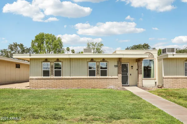 Property Slideshow image 2 of 34 | 9960 w forrester dr, Sun City, AZ, 85351