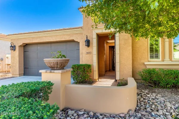 Property Slideshow image 3 of 52 | 821 e vesper trl, San Tan Valley, AZ, 85140