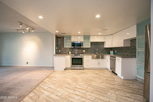 Property Slideshow image 3 of 32 | 7920 e camelback rd 504, Scottsdale, AZ, 85251