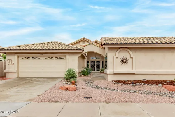 Property Slideshow image 2 of 42 | 14194 w mountain laurel trl, Surprise, AZ, 85374