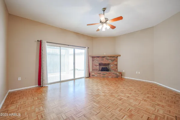 Property Slideshow image 3 of 21 | 10433 w hutton dr, Sun City, AZ, 85351