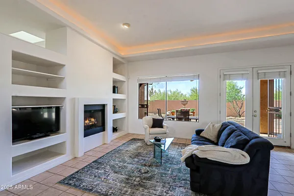 Property Slideshow image 2 of 42 | 32698 n 68th pl, Scottsdale, AZ, 85266