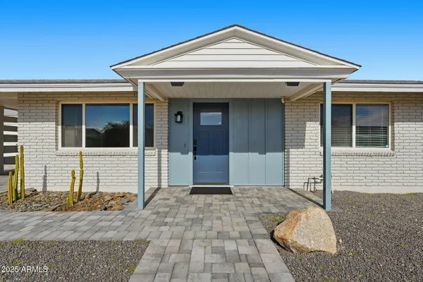 Property Slideshow image 2 of 38 | 10002 w tarrytown ave, Sun City, AZ, 85351