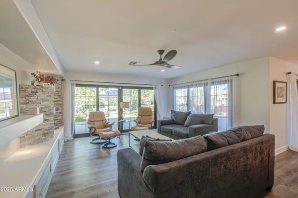 Property Slideshow image 3 of 51 | 9526 w calico dr, Sun City, AZ, 85373