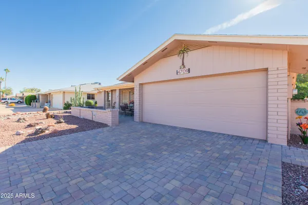 Property Slideshow image 3 of 67 | 4709 e edgewood ave, Mesa, AZ, 85206