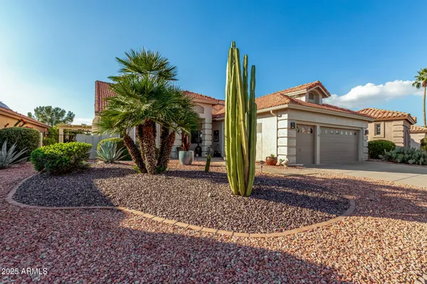 Property Slideshow image 2 of 50 | 25232 s flame tree dr, Sun Lakes, AZ, 85248