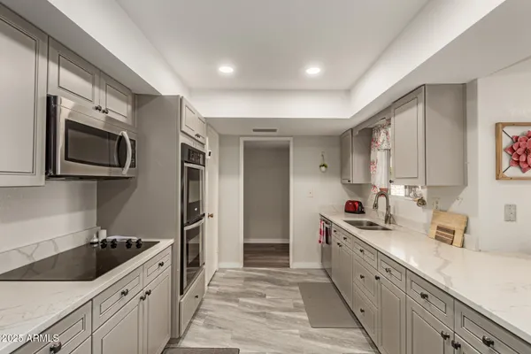 Property Slideshow image 2 of 21 | 13610 n hawthorn dr, Sun City, AZ, 85351