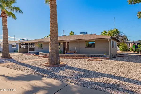 Property Slideshow image 3 of 40 | 532 n 54th st, Mesa, AZ, 85205
