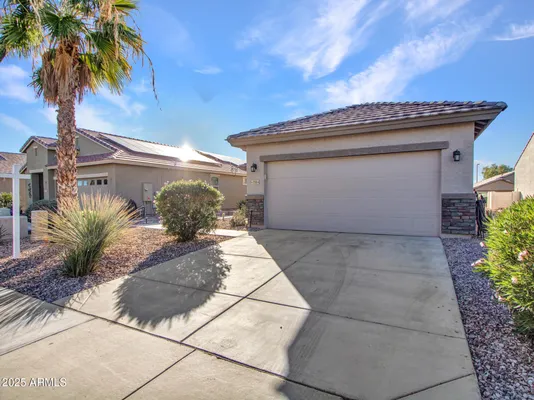 Property Slideshow image 3 of 35 | 22585 w moonlight path, Buckeye, AZ, 85326