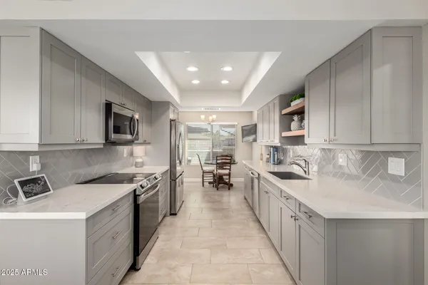 Property Slideshow image 2 of 32 | 9608 w shiprock dr, Sun City, AZ, 85351