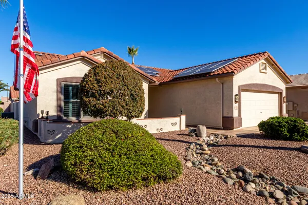 Property Slideshow image 2 of 44 | 1410 e county down dr, Chandler, AZ, 85249