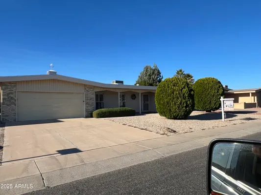 Property Slideshow image 3 of 23 | 10718 w sequoia dr, Sun City, AZ, 85373