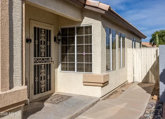 Property Slideshow image 3 of 23 | 10622 w mohawk ln, Peoria, AZ, 85382