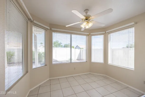 Property Slideshow image 2 of 20 | 10622 w mohawk ln, Peoria, AZ, 85382