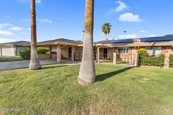 Property Slideshow image 3 of 40 | 13621 n emberwood dr, Sun City, AZ, 85351