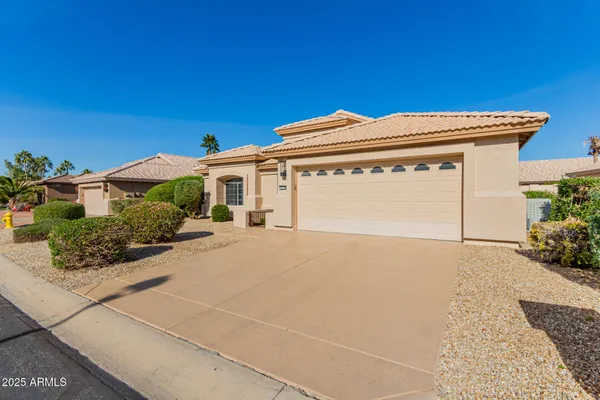 Property Slideshow image 3 of 37 | 14672 w whitton ave, Goodyear, AZ, 85395