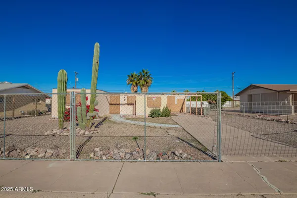 Property Slideshow image 2 of 21 | 5416 e akron st, Mesa, AZ, 85205