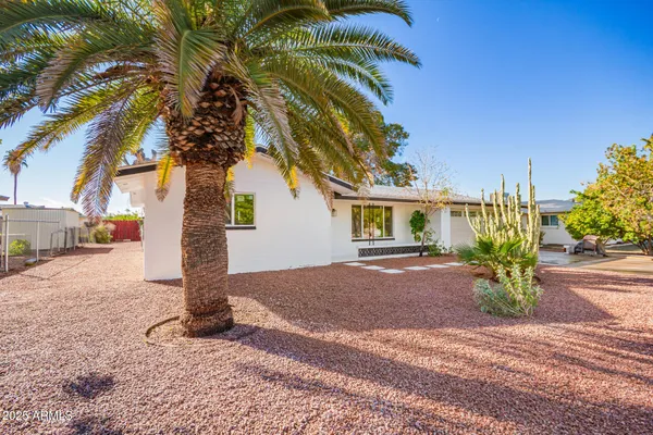 Property Slideshow image 2 of 30 | 5237 e dallas st, Mesa, AZ, 85205