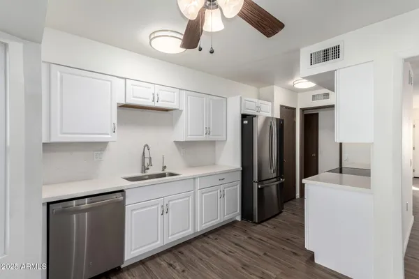 Property Slideshow image 2 of 43 | 9826 w santa fe dr, Sun City, AZ, 85351