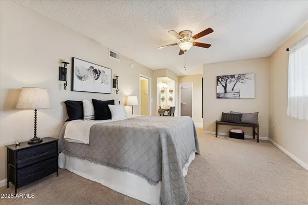 Property Slideshow image 3 of 36 | 10806 w cameo dr, Sun City, AZ, 85351