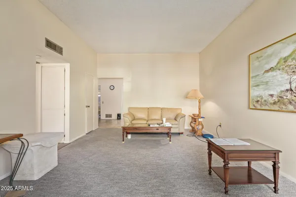 Property Slideshow image 3 of 24 | 9905 w hawthorn dr, Sun City, AZ, 85351