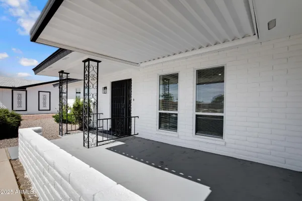 Property Slideshow image 3 of 37 | 635 n 67th pl, Mesa, AZ, 85205