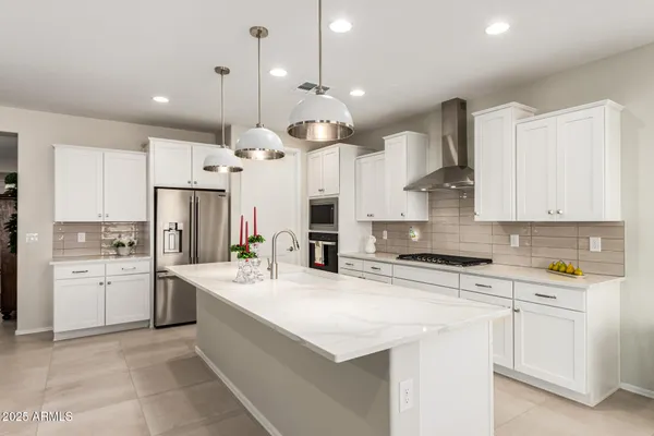 Property Slideshow image 3 of 62 | 7674 w cactus wren way, Florence, AZ, 85132