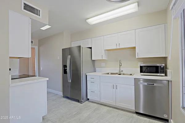 Property Slideshow image 3 of 36 | 19831 n signal butte cir, Sun City, AZ, 85373